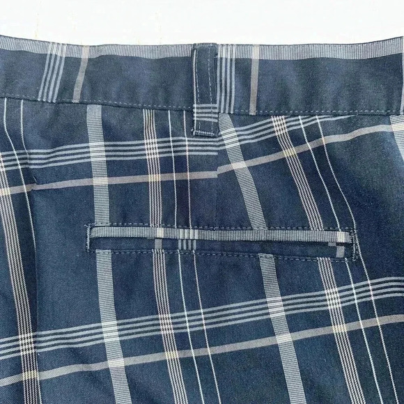PGA Tour Golf Shorts Mens Size 44 Navy Blue Plaid Quick Dry 9" Inseam Flat Front - Picture 8 of 8